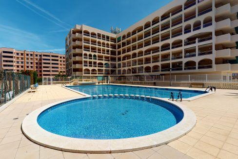 Apartamento-venta-Pineda-inmobiliaria-One-Cl1ck 2