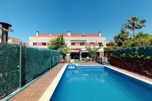 Casa-adosada-venta-piscina-Vilafortuny-Inmobiliaria-One-Cl1ck 13