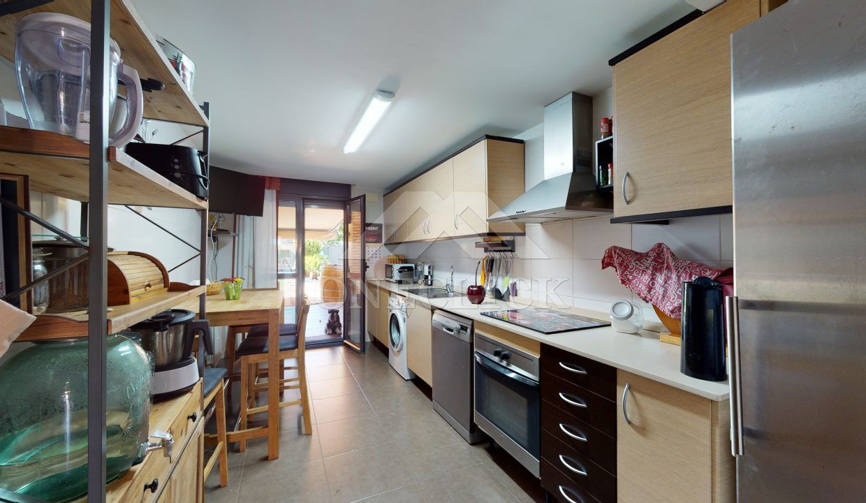 Casa-adosada-venta-piscina-Vilafortuny-Inmobiliaria-One-Cl1ck 18