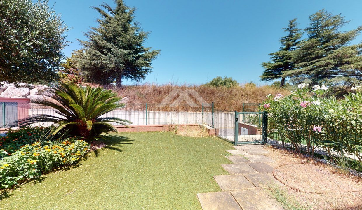 Casa-pareada-Bonmont-garaje-pisicina-Inmobiliaria-One-Cl1ck 12