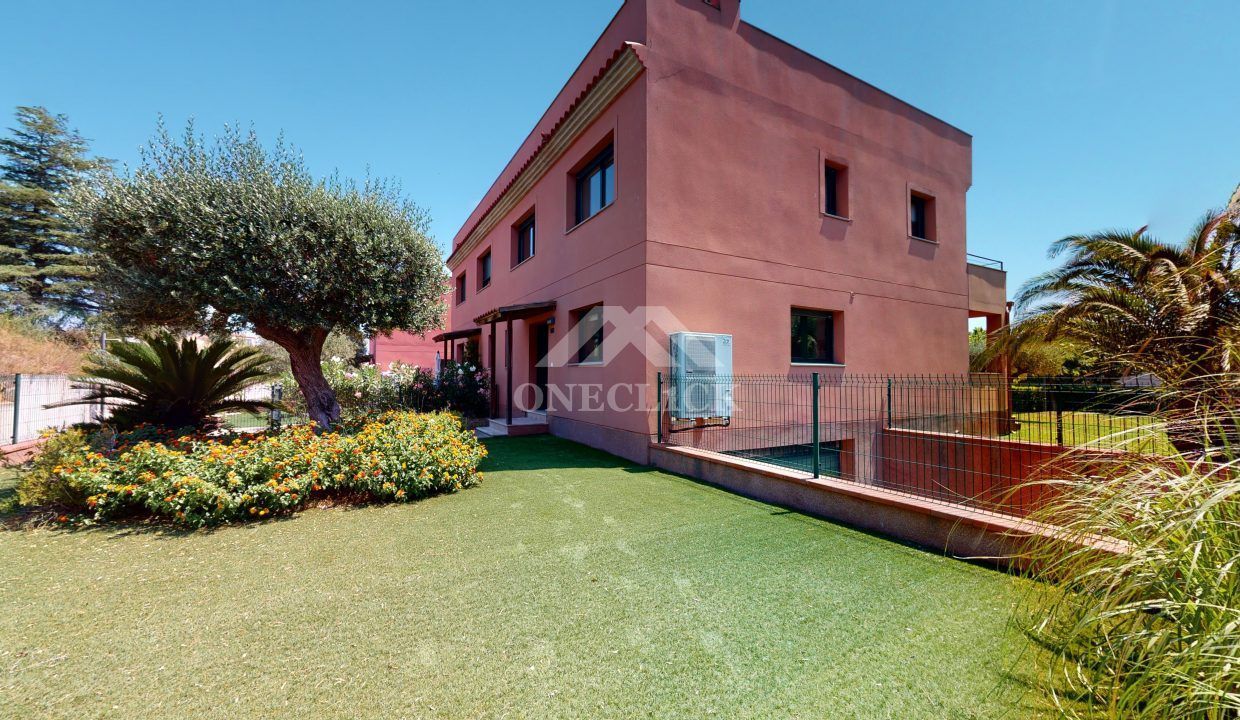 Casa-pareada-Bonmont-garaje-pisicina-Inmobiliaria-One-Cl1ck 16
