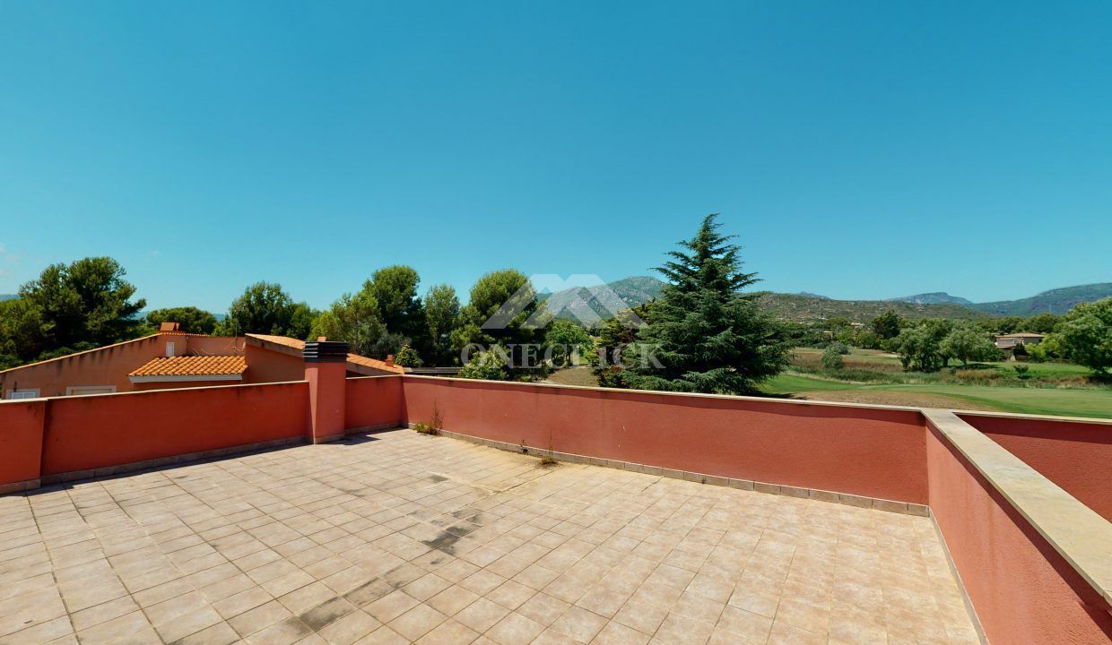 Casa-pareada-Bonmont-garaje-pisicina-Inmobiliaria-One-Cl1ck 20