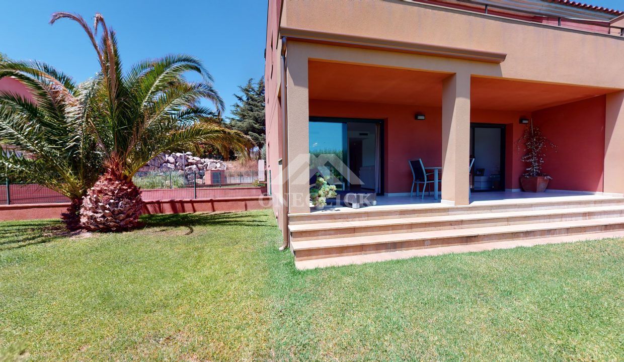 Casa-pareada-Bonmont-garaje-pisicina-Inmobiliaria-One-Cl1ck 21