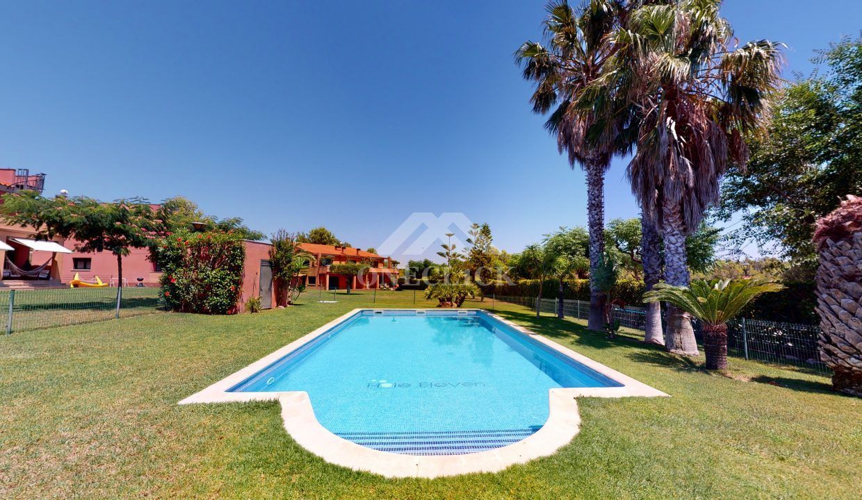 Casa-pareada-Bonmont-garaje-pisicina-Inmobiliaria-One-Cl1ck 23