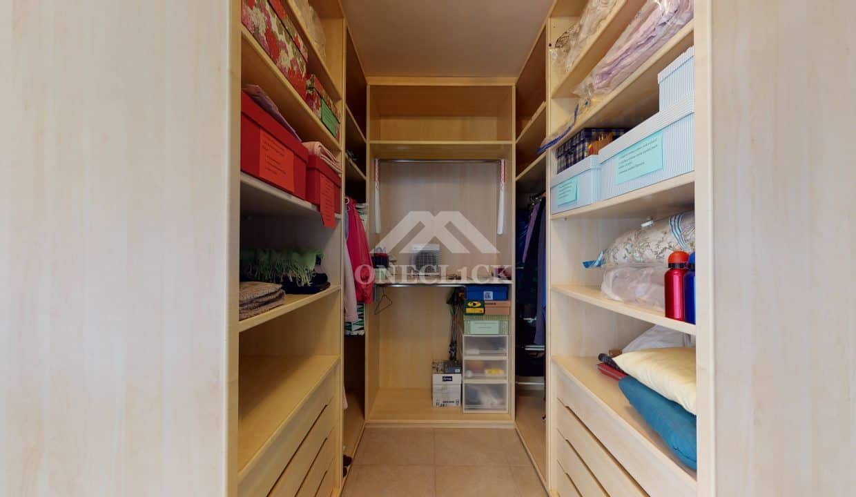 Casa-pareada-Bonmont-garaje-pisicina-Inmobiliaria-One-Cl1ck 30