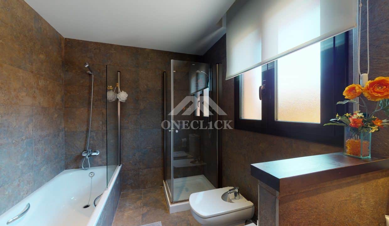 Casa-pareada-Bonmont-garaje-pisicina-Inmobiliaria-One-Cl1ck 32