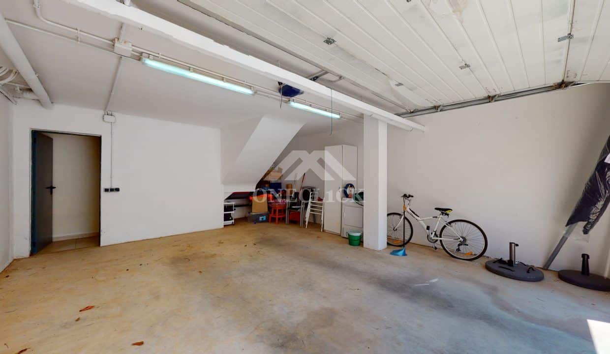 Casa-pareada-Bonmont-garaje-pisicina-Inmobiliaria-One-Cl1ck 40