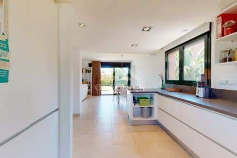 Casa-pareada-Bonmont-garaje-pisicina-Inmobiliaria-One-Cl1ck 5
