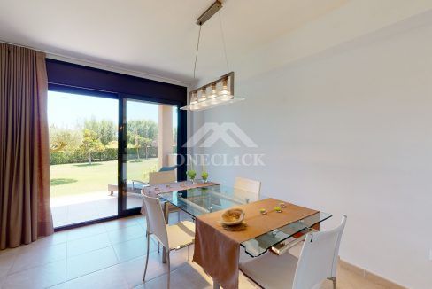 Casa-pareada-Bonmont-garaje-pisicina-Inmobiliaria-One-Cl1ck 7