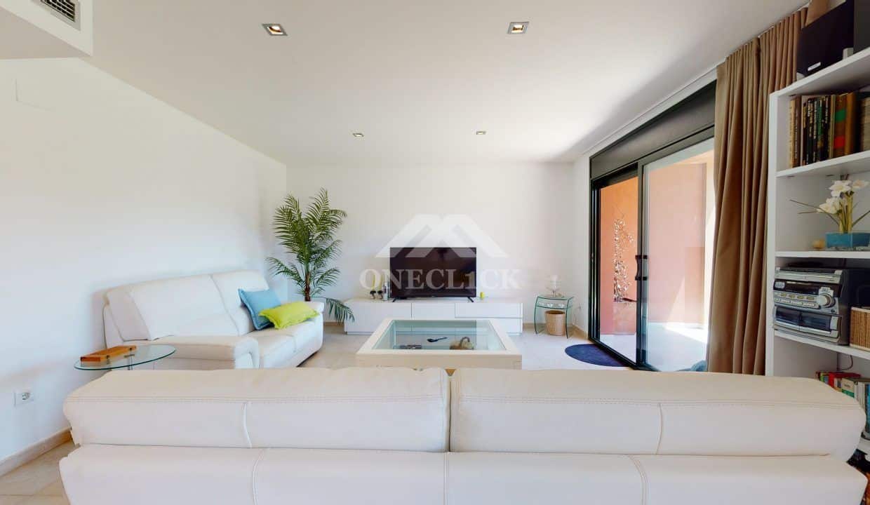 Casa-pareada-Bonmont-garaje-pisicina-Inmobiliaria-One-Cl1ck 8
