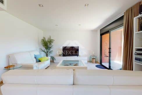 Casa-pareada-Bonmont-garaje-pisicina-Inmobiliaria-One-Cl1ck 8