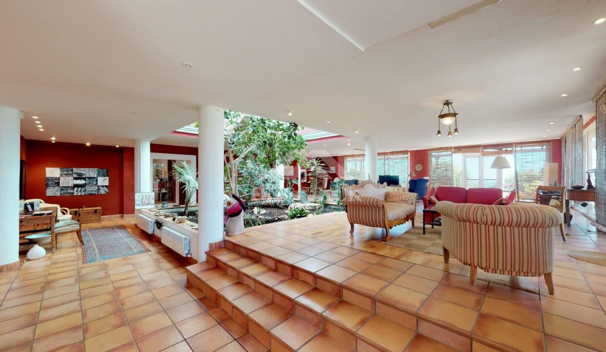 Chalet-en-Vilanova-dEscornalbou-09222024_155226