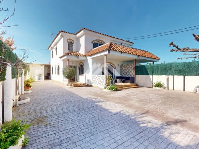 Chalet-unifamiliar-Mainou-Cambrils-Inmobiliaria-One-Cl1ck (1)