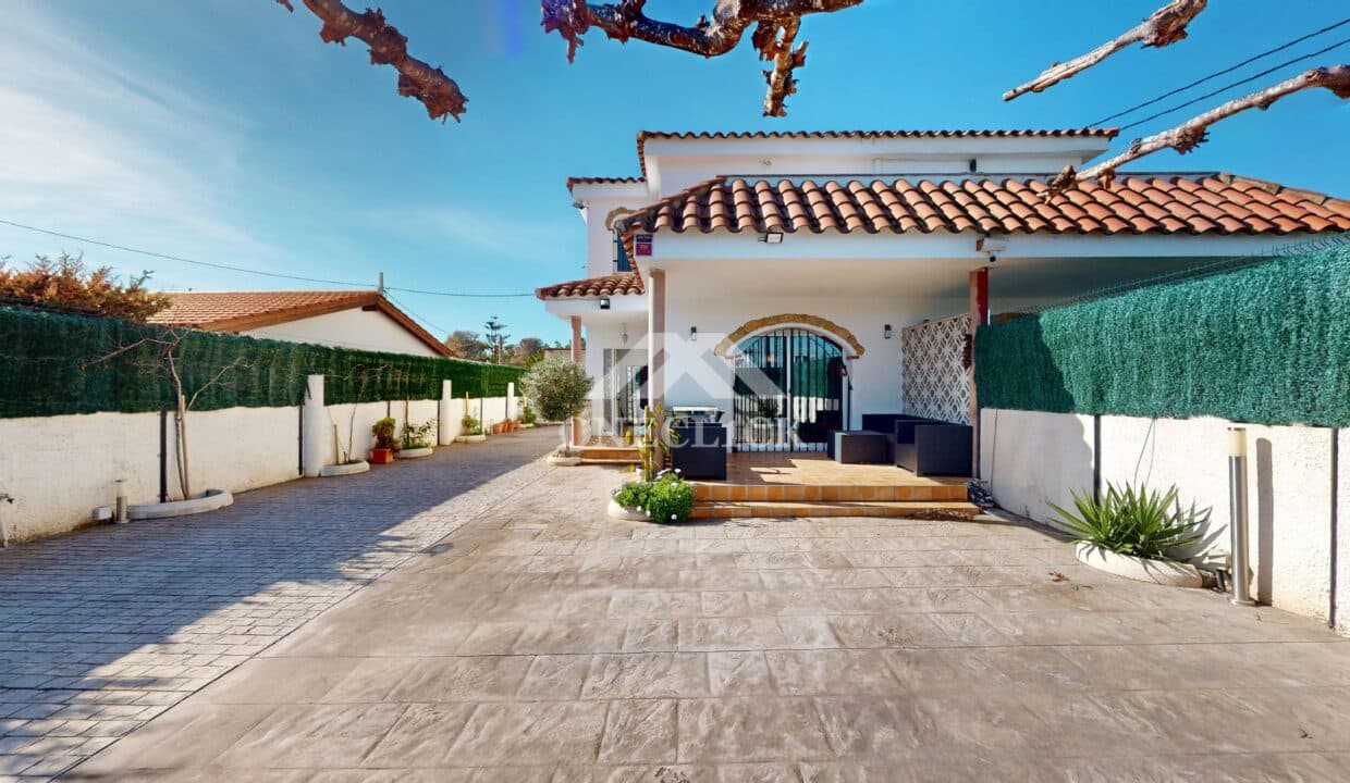 Chalet-unifamiliar-Mainou-Cambrils-Inmobiliaria-One-Cl1ck (2)