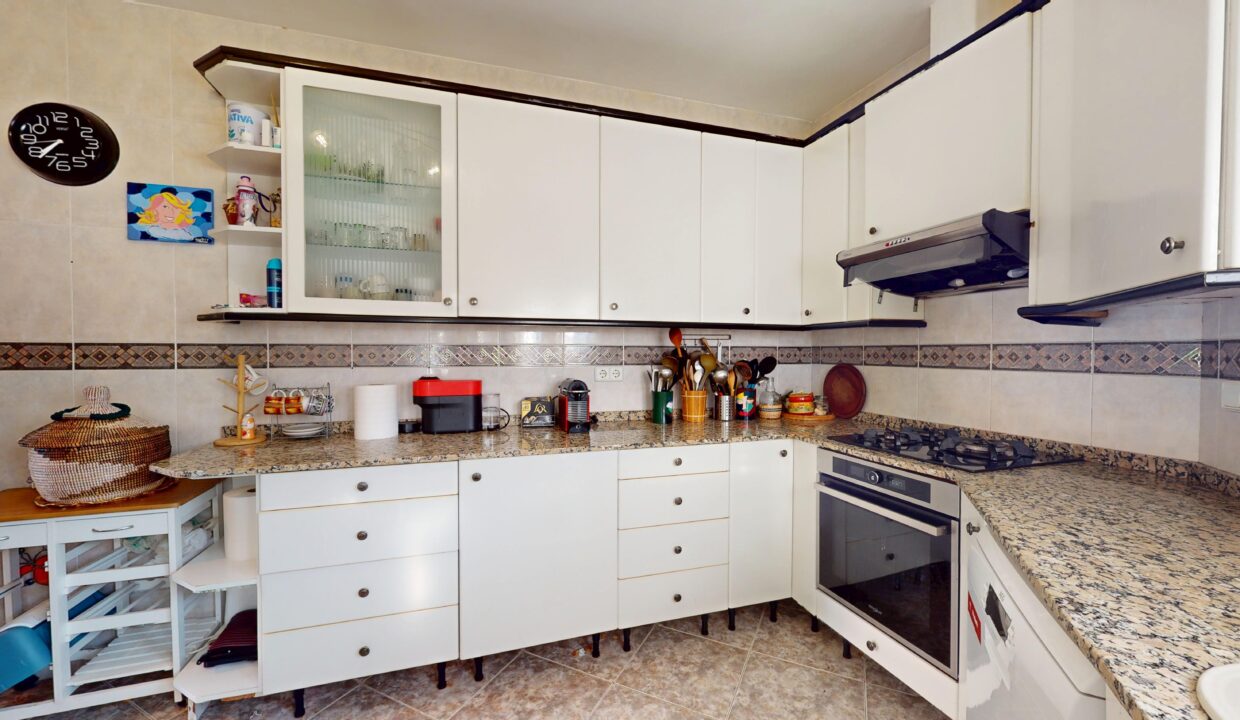 Chalet-unifamiliar-piscina-Miami-Playa-Inmobiliaria (11)