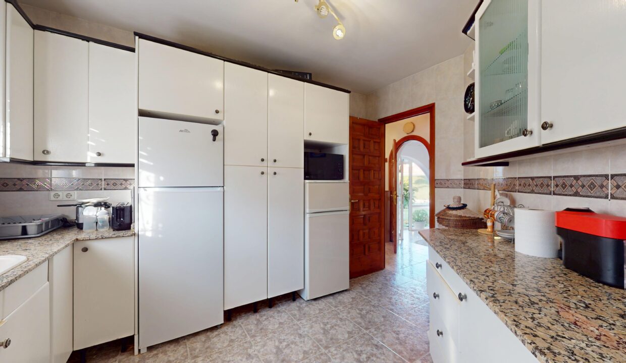 Chalet-unifamiliar-piscina-Miami-Playa-Inmobiliaria (12)