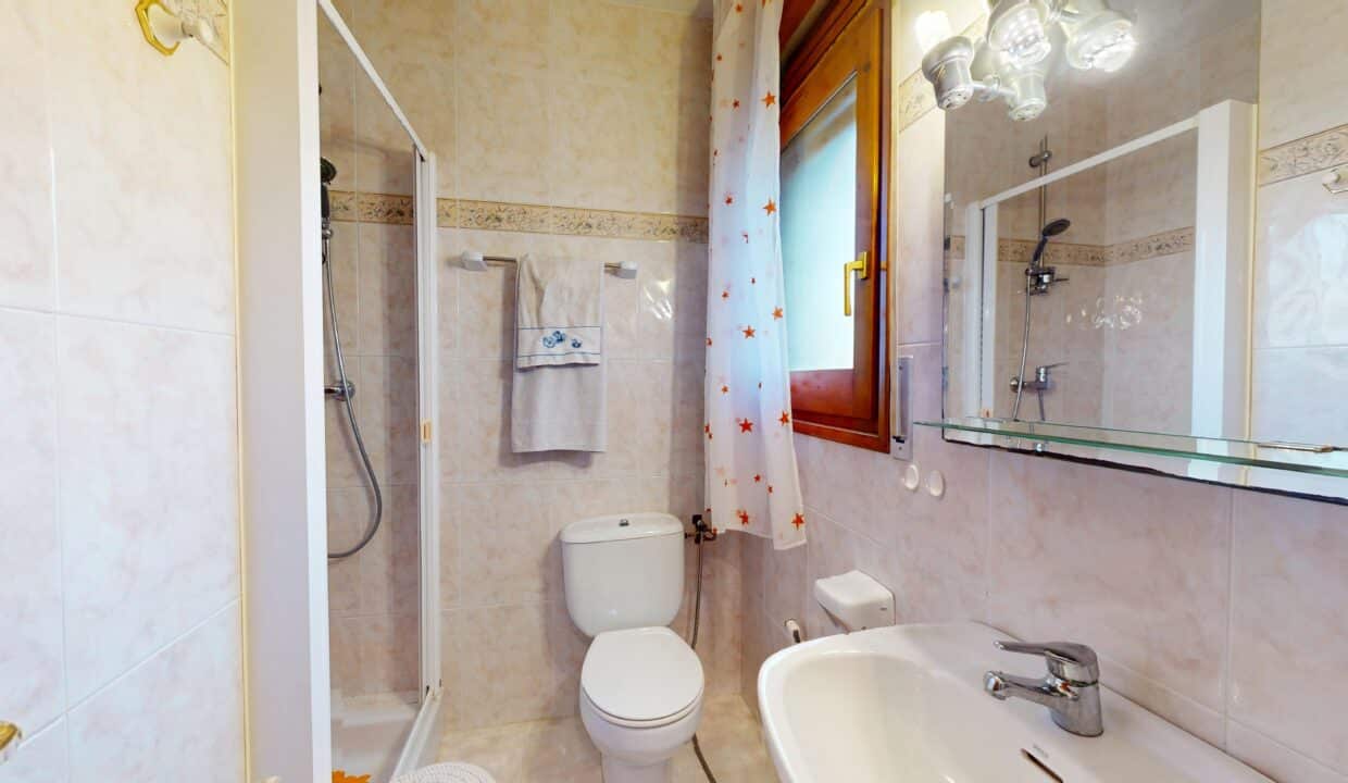 Chalet-unifamiliar-piscina-Miami-Playa-Inmobiliaria (13)