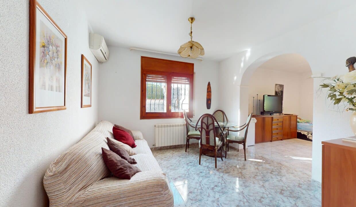 Chalet-unifamiliar-piscina-Miami-Playa-Inmobiliaria (16)