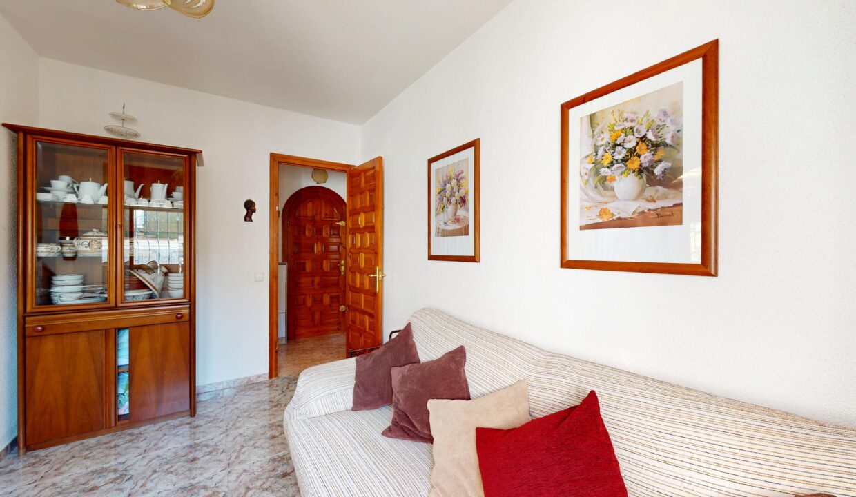 Chalet-unifamiliar-piscina-Miami-Playa-Inmobiliaria (17)