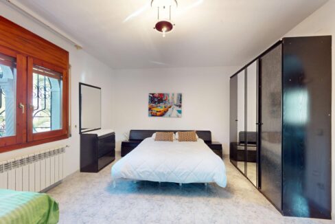 Chalet-unifamiliar-piscina-Miami-Playa-Inmobiliaria (19)