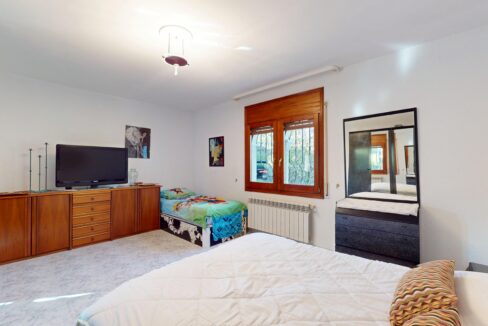 Chalet-unifamiliar-piscina-Miami-Playa-Inmobiliaria (20)