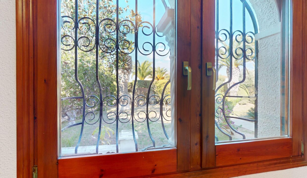 Chalet-unifamiliar-piscina-Miami-Playa-Inmobiliaria (21)
