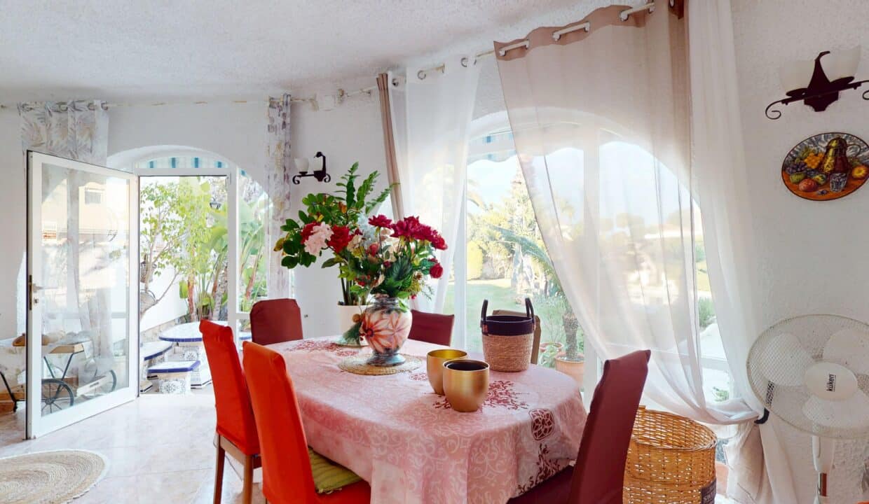 Chalet-unifamiliar-piscina-Miami-Playa-Inmobiliaria (24)