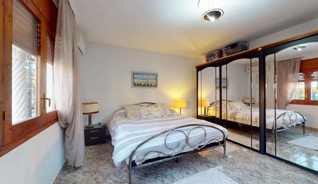 Chalet-unifamiliar-piscina-Miami-Playa-Inmobiliaria (30)
