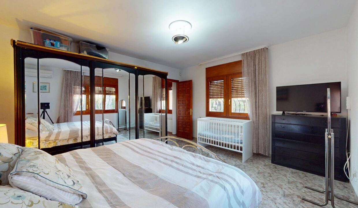 Chalet-unifamiliar-piscina-Miami-Playa-Inmobiliaria (31)