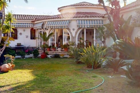 Chalet-unifamiliar-piscina-Miami-Playa-Inmobiliaria (37)