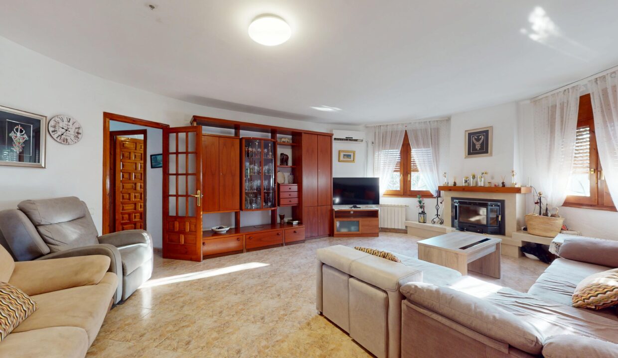 Chalet-unifamiliar-piscina-Miami-Playa-Inmobiliaria (6)