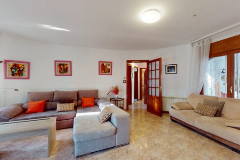 Chalet-unifamiliar-piscina-Miami-Playa-Inmobiliaria (8)