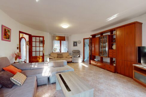 Chalet-unifamiliar-piscina-Miami-Playa-Inmobiliaria (9)